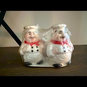 3” Ceramic Chefs Salt & Pepper Shakers. (NEW)